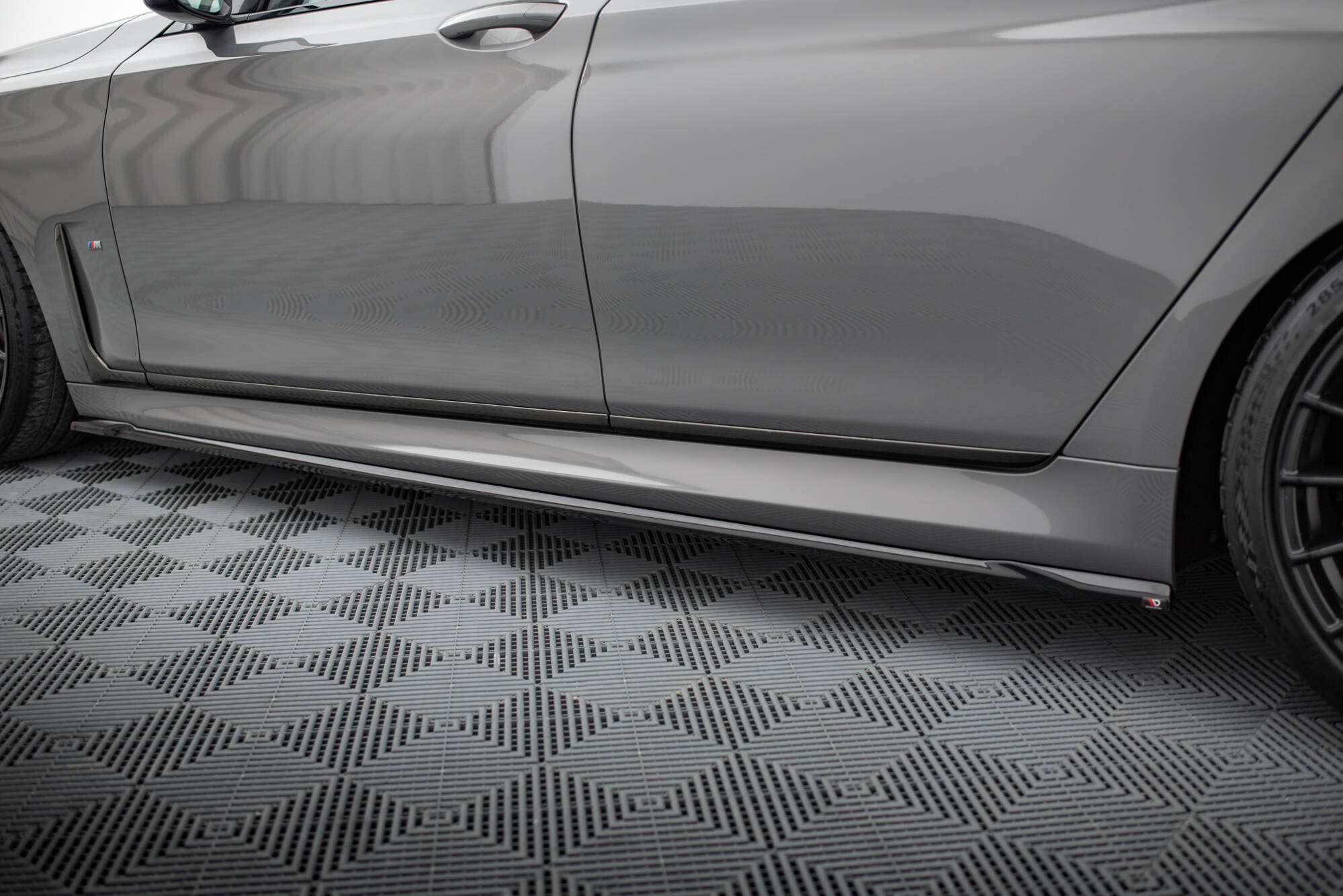 Side Skirts Diffusers V.2 BMW 7 G11 M-Pack Facelift - 4