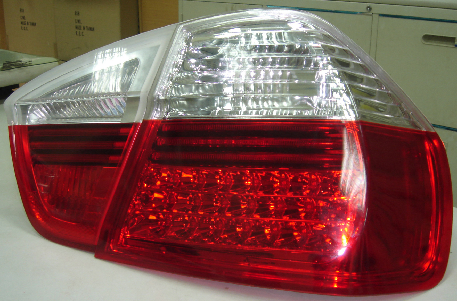 BMW 3 E90 4D 05-08 LED TAILLIGHTS RED/CLEAR V1