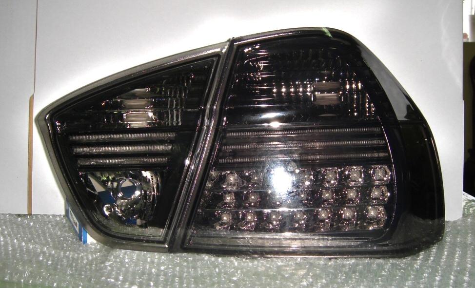 BMW 3 E90 4D 05-08 LED BAKLAMPOR RÖKTONADE V1