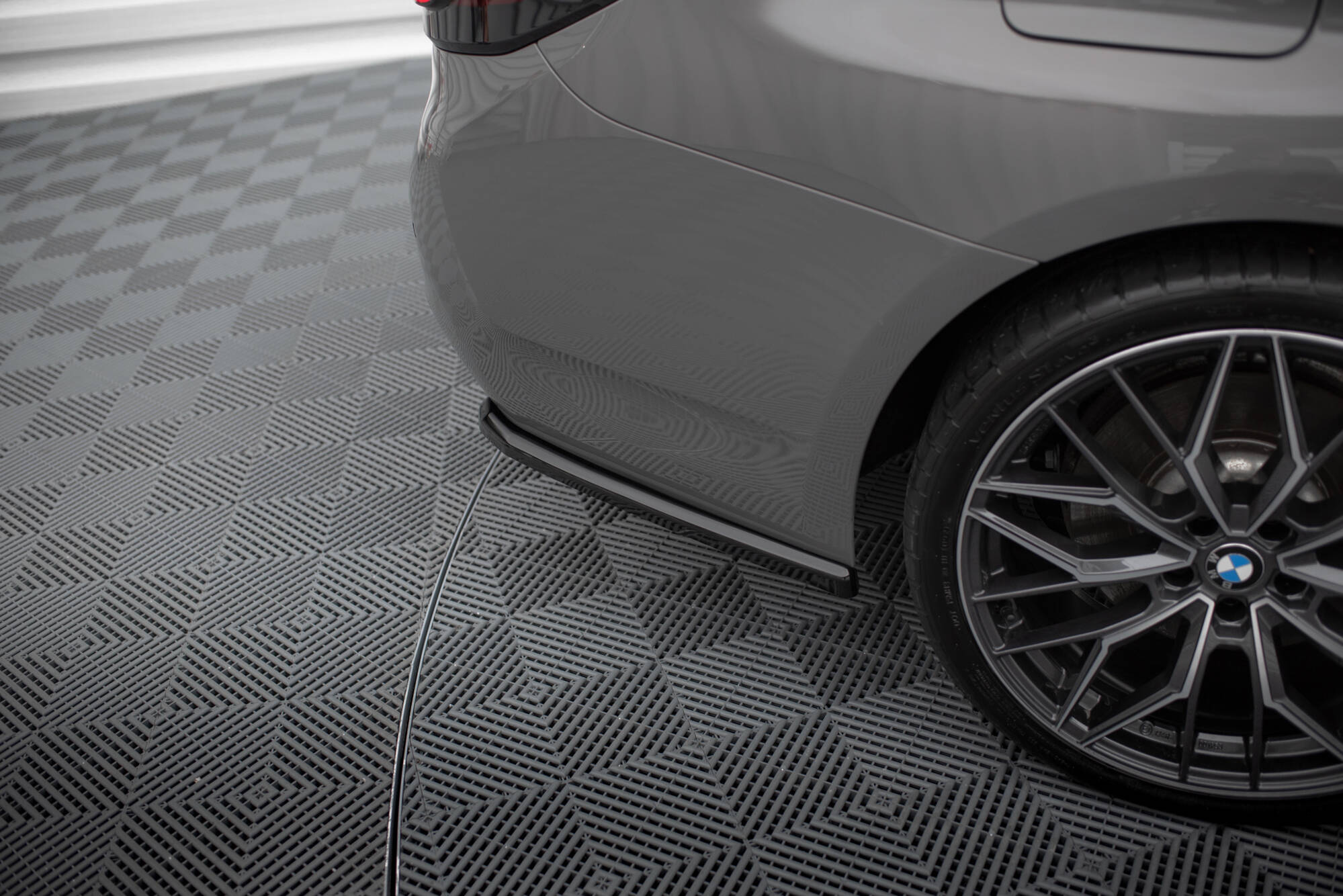 Rear Side Splitters BMW 5 G30 / G31 Facelift - 4