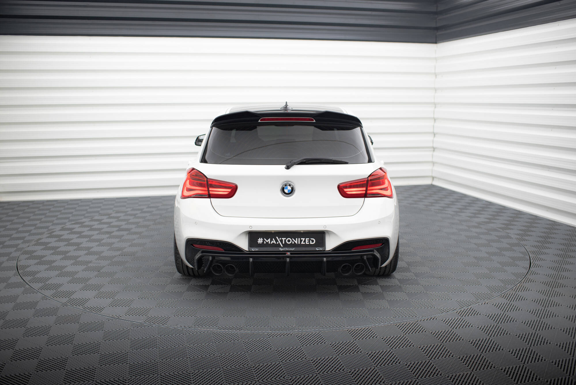 Rear Valance BMW 1 M-Pack / M140i F20 Facelift (Version with dual exhausts on both sides) - 2
