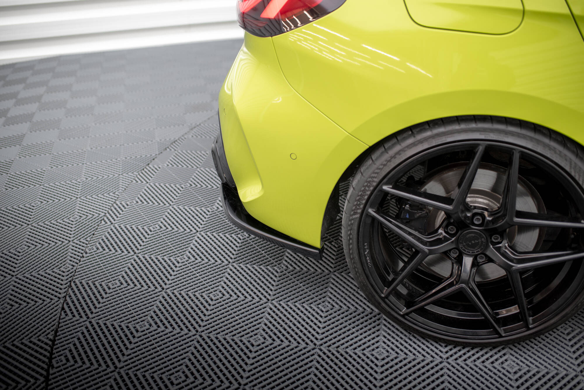 Rear Side Splitters V.10 BMW 1 M-Pack / M135i F40 - 4