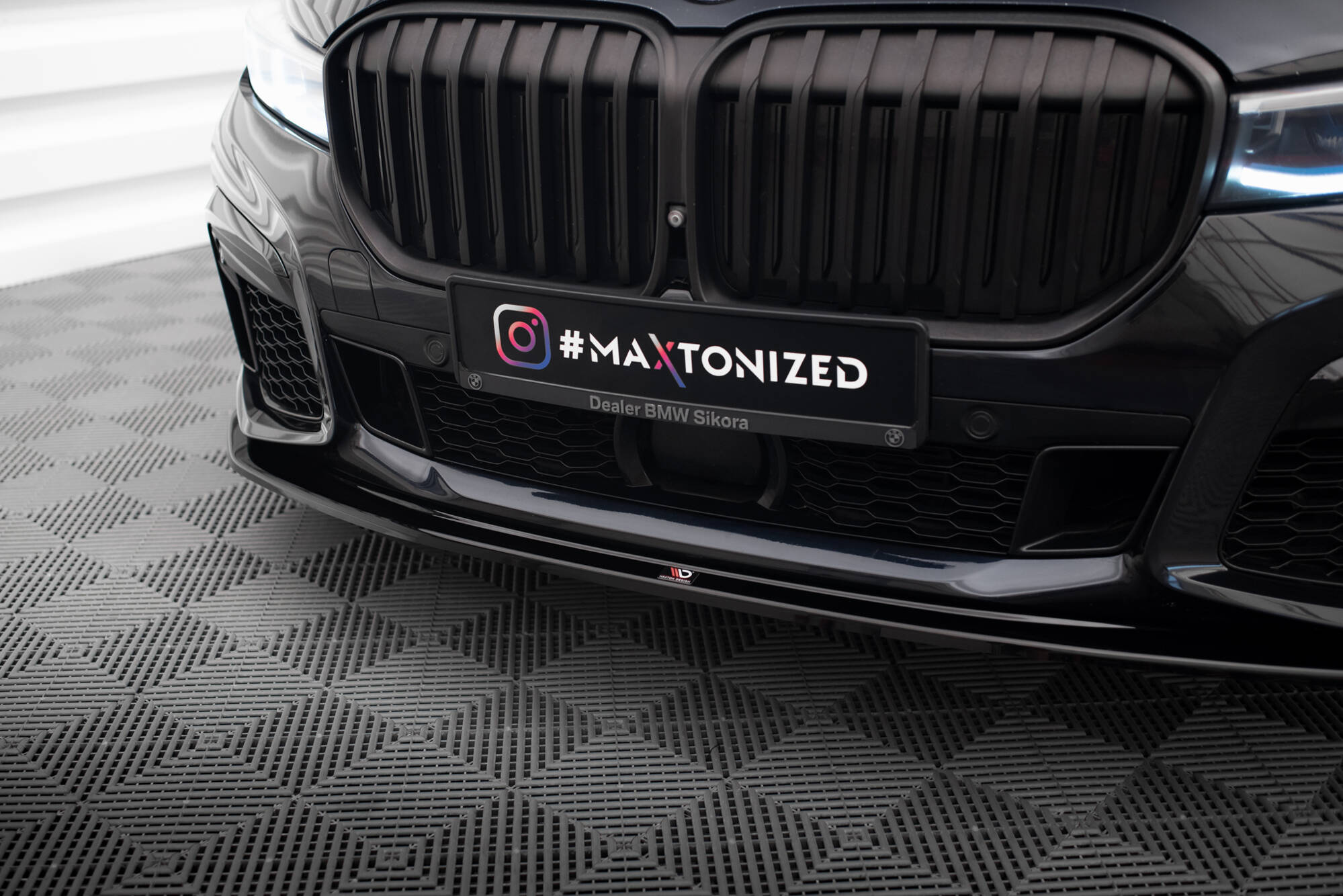 Front Splitter V.4 BMW 7 G11 M-Pack Facelift - 3
