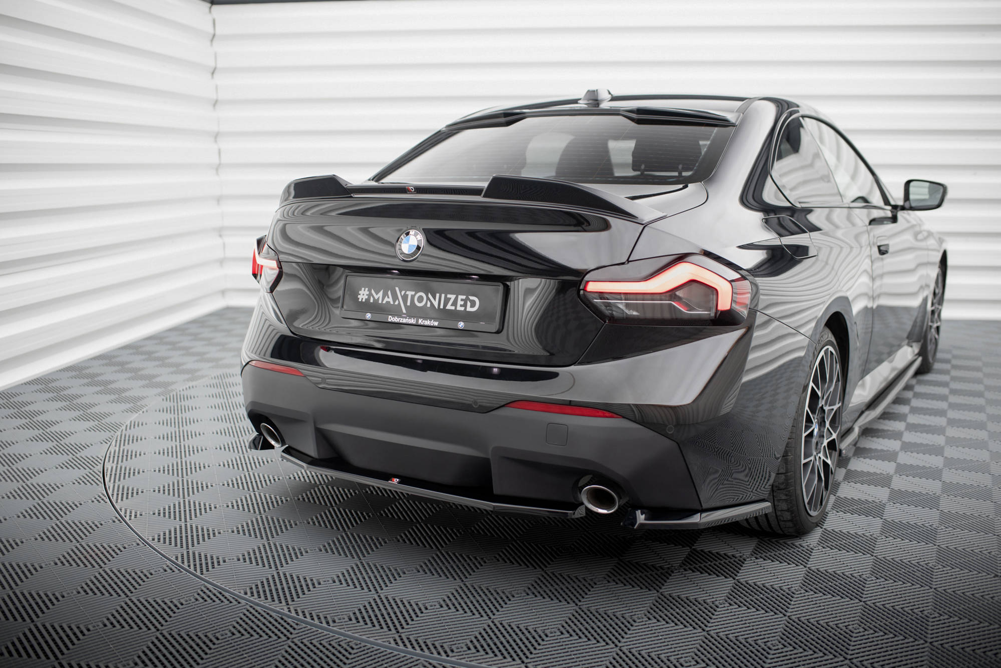 Central Rear Splitter BMW 2 Coupe G42 - 4