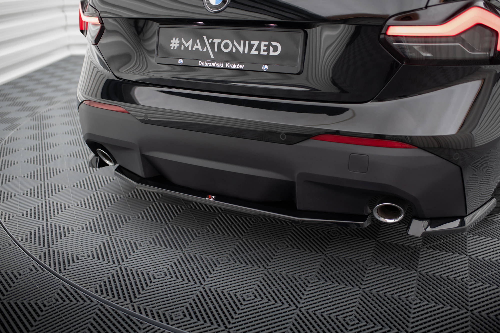 Central Rear Splitter BMW 2 Coupe G42 - 3