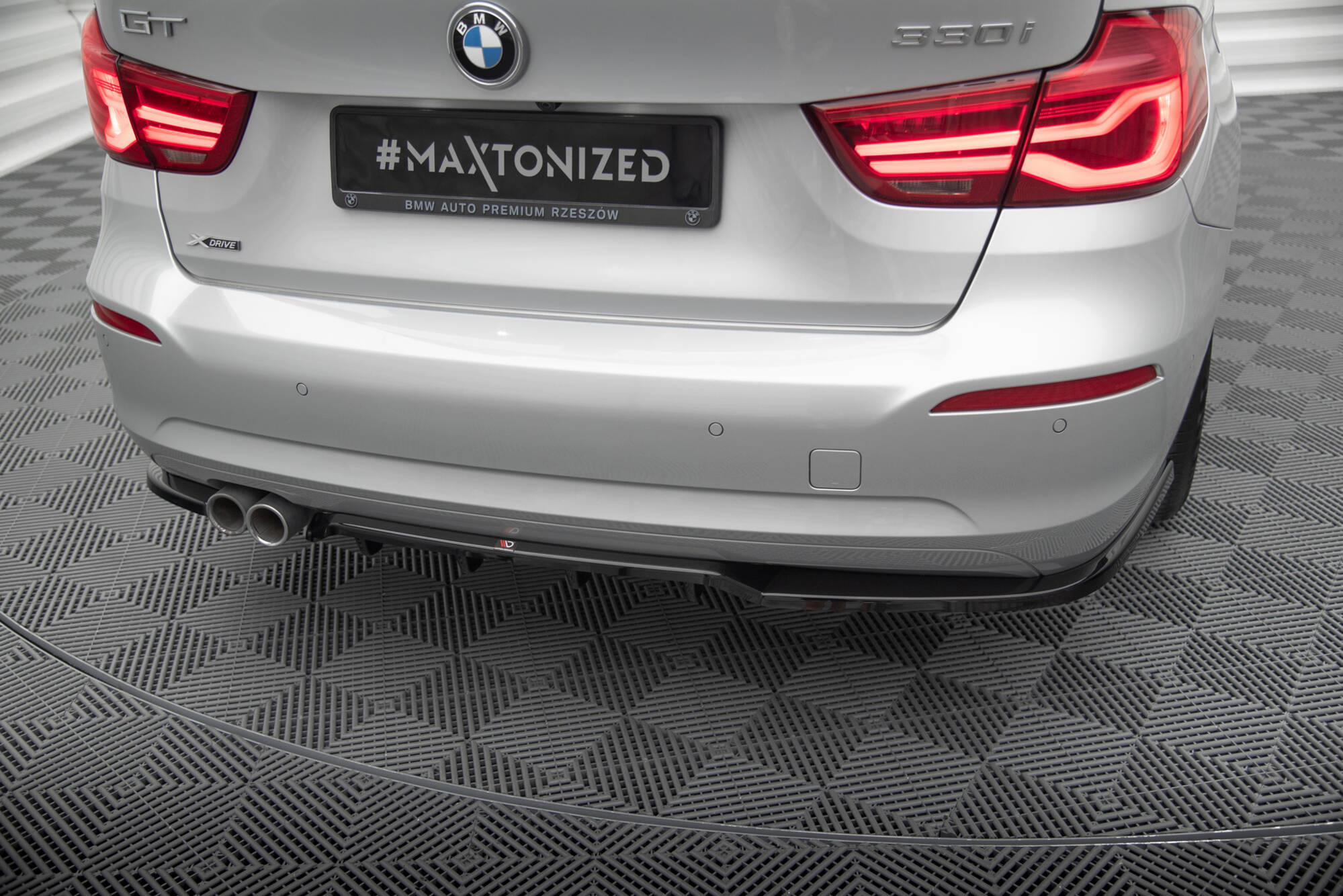 Central Rear Splitter (Vertical Bars) BMW 3 GT F34 Facelift - 5