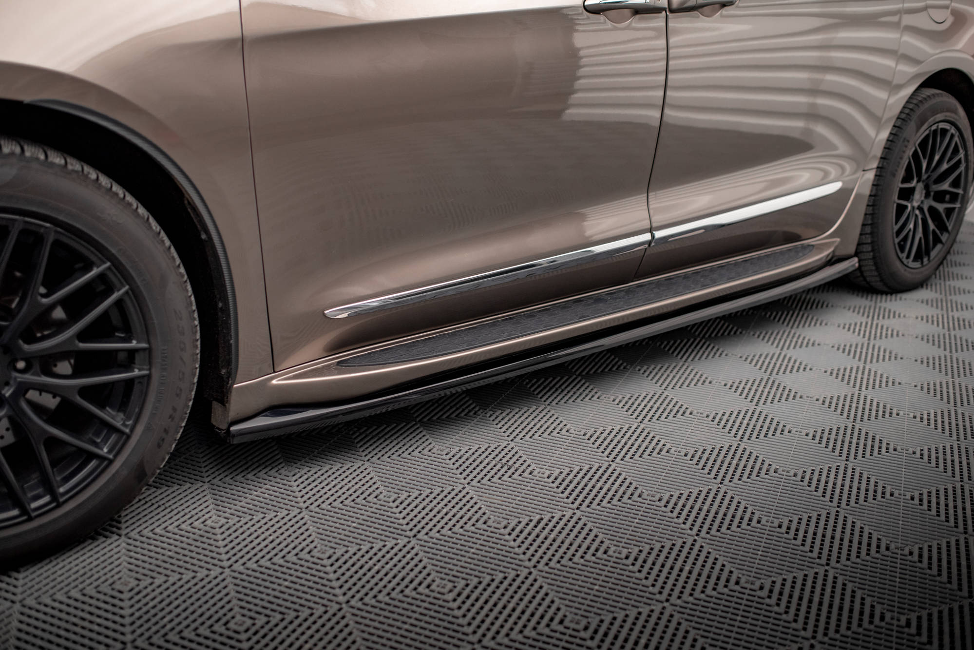 Side Skirts Diffusers Chrysler Pacifica Mk2 - 3