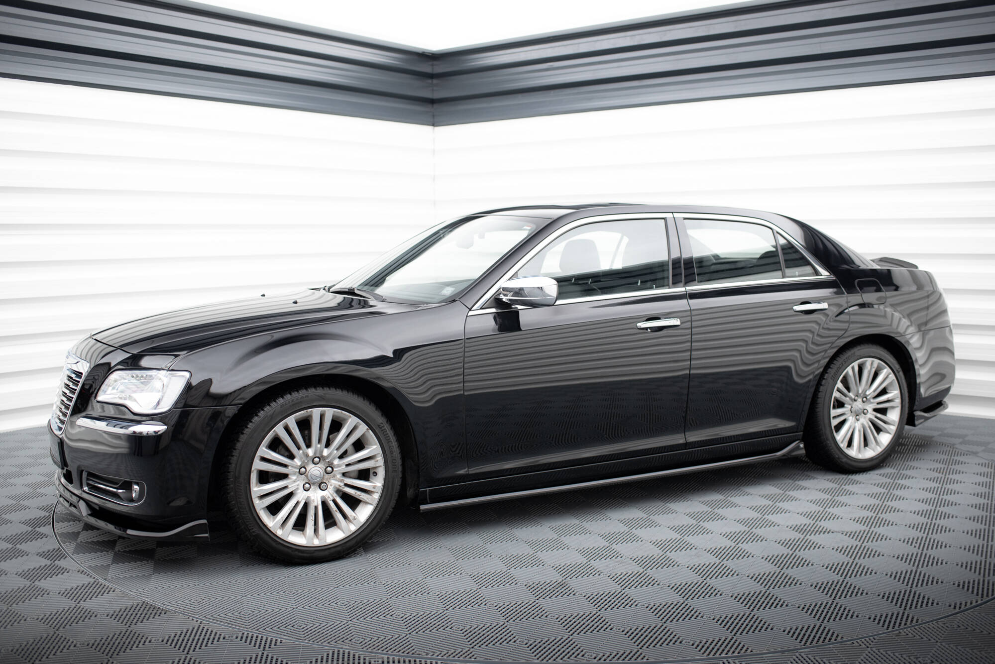 Side Skirts Diffusers Chrysler 300 Mk2 - 2