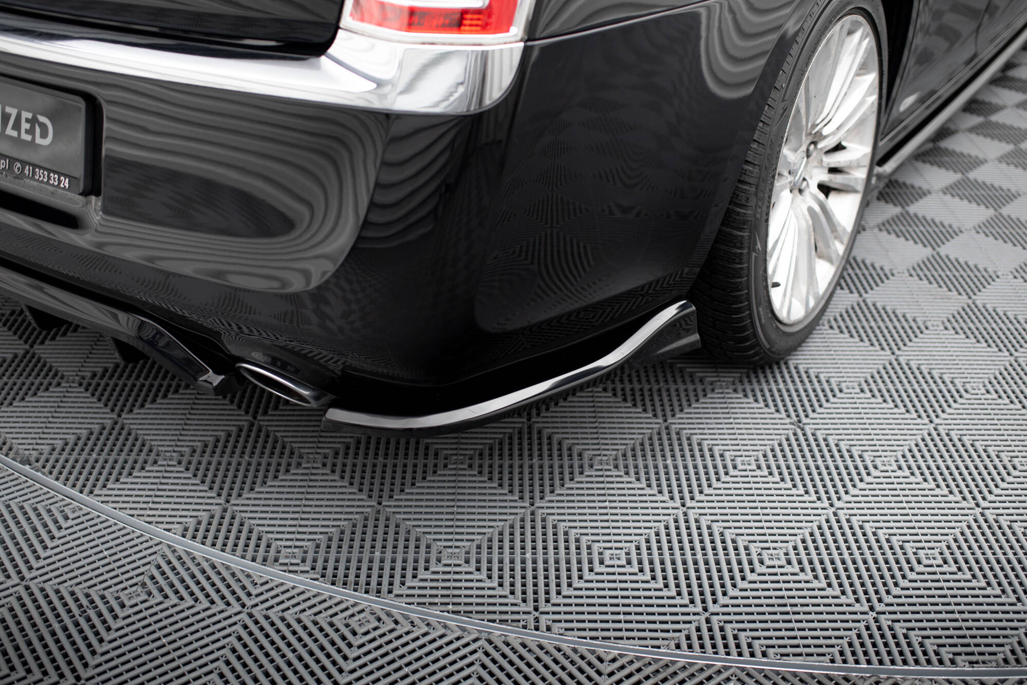 Rear Side Splitters Chrysler 300 Mk2 - 3
