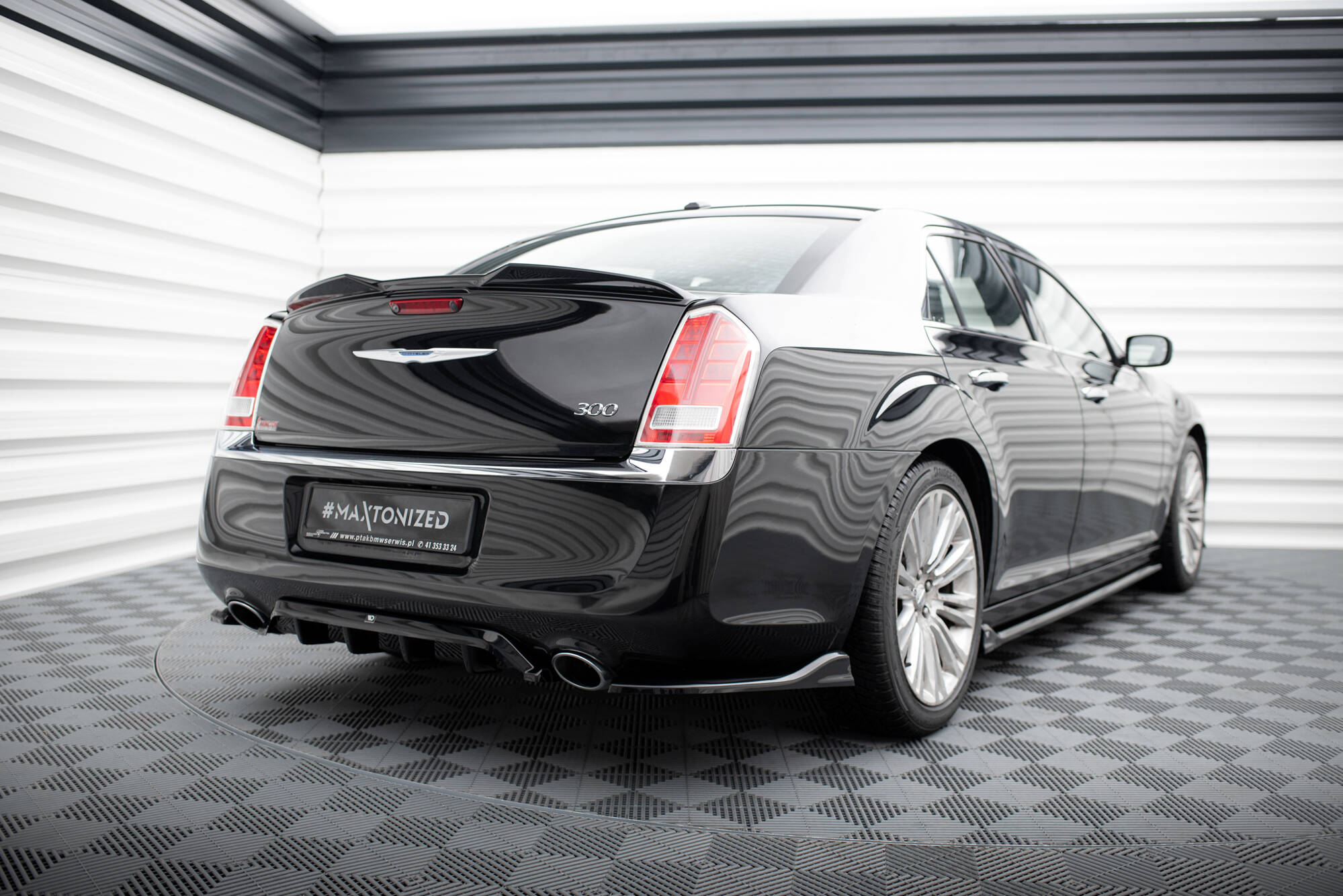 Rear Side Splitters Chrysler 300 Mk2 - 2