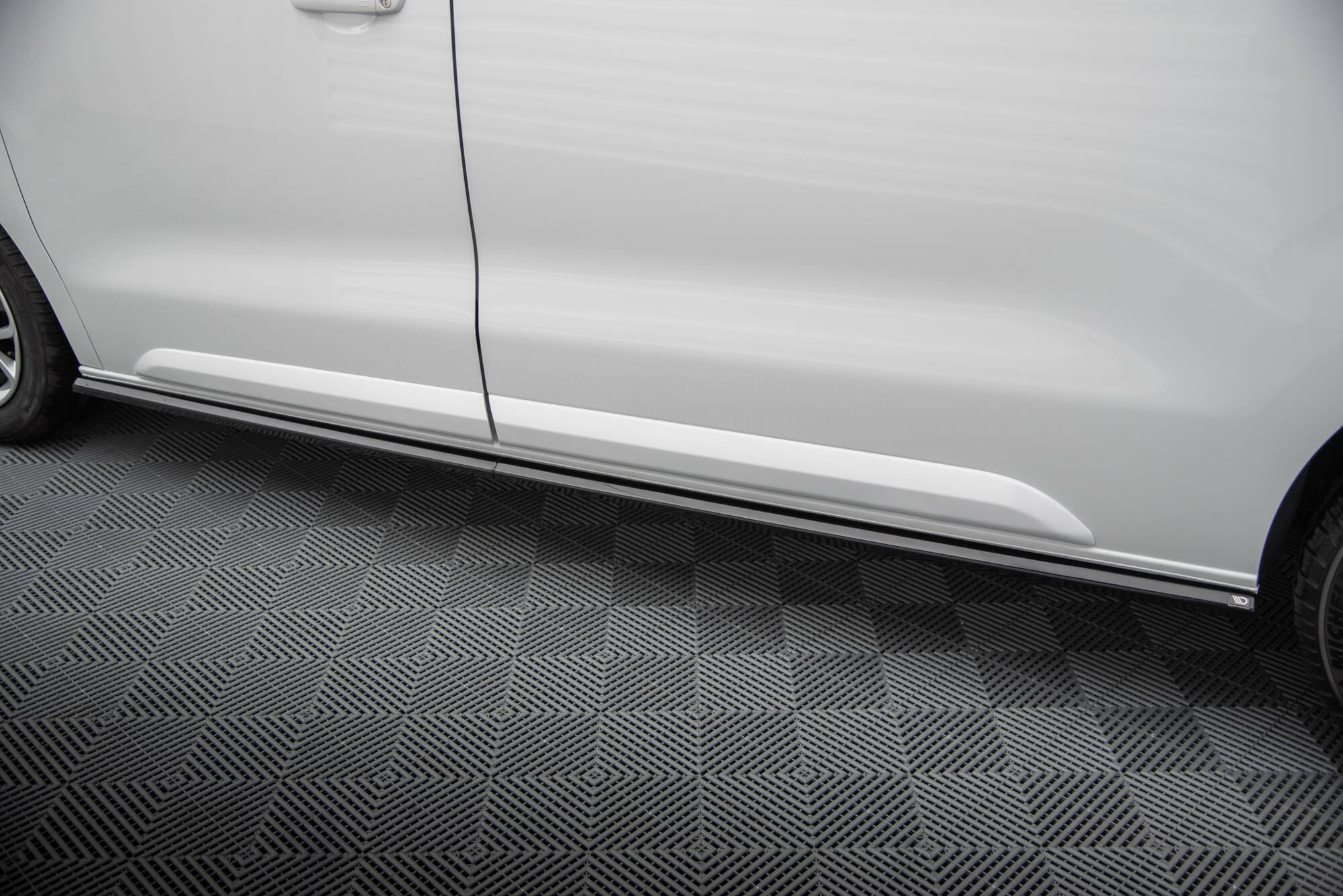 Side Skirts Diffusers Citroen Jumpy L2 / L3 Mk3 - 4