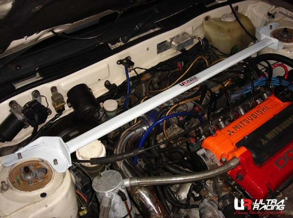 MITSUBISHI GALANT 92-96 VR4 ULTRARACING FRONT UPPER STRUTBAR