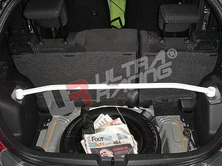TOYOTA YARIS HB 05+ ULTRARACING 2-POINT REAR UPPER STRUTBAR