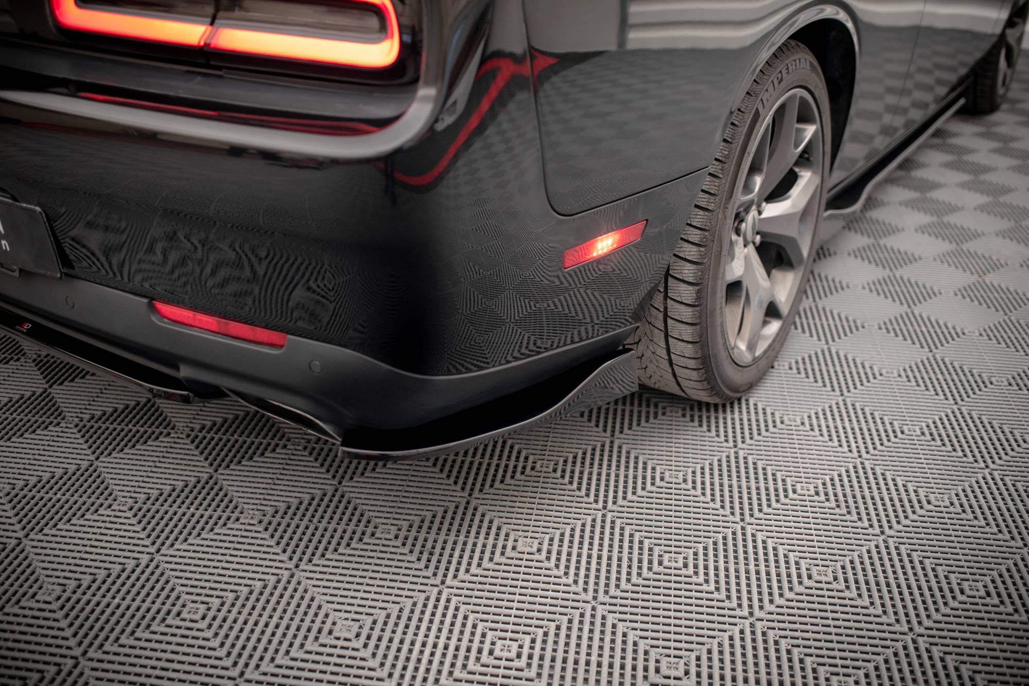 Rear Side Splitters Dodge Challenger RT Mk3 Facelift - 4