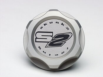 UNIVERSAL (HONDA) M33X2.8 BILLET OIL CAP POLISHED SKUNK2