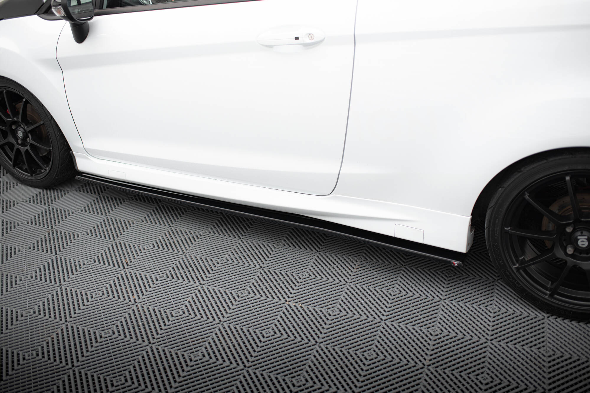 Side Skirts Diffusers Ford Fiesta Mk7 Facelift ST / Zetec S - 4