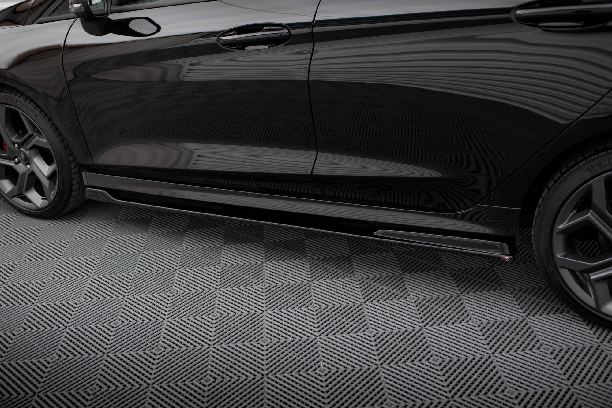 Side Skirts Diffusers V.3 Ford Fiesta Mk8 ST / ST-Line - 4