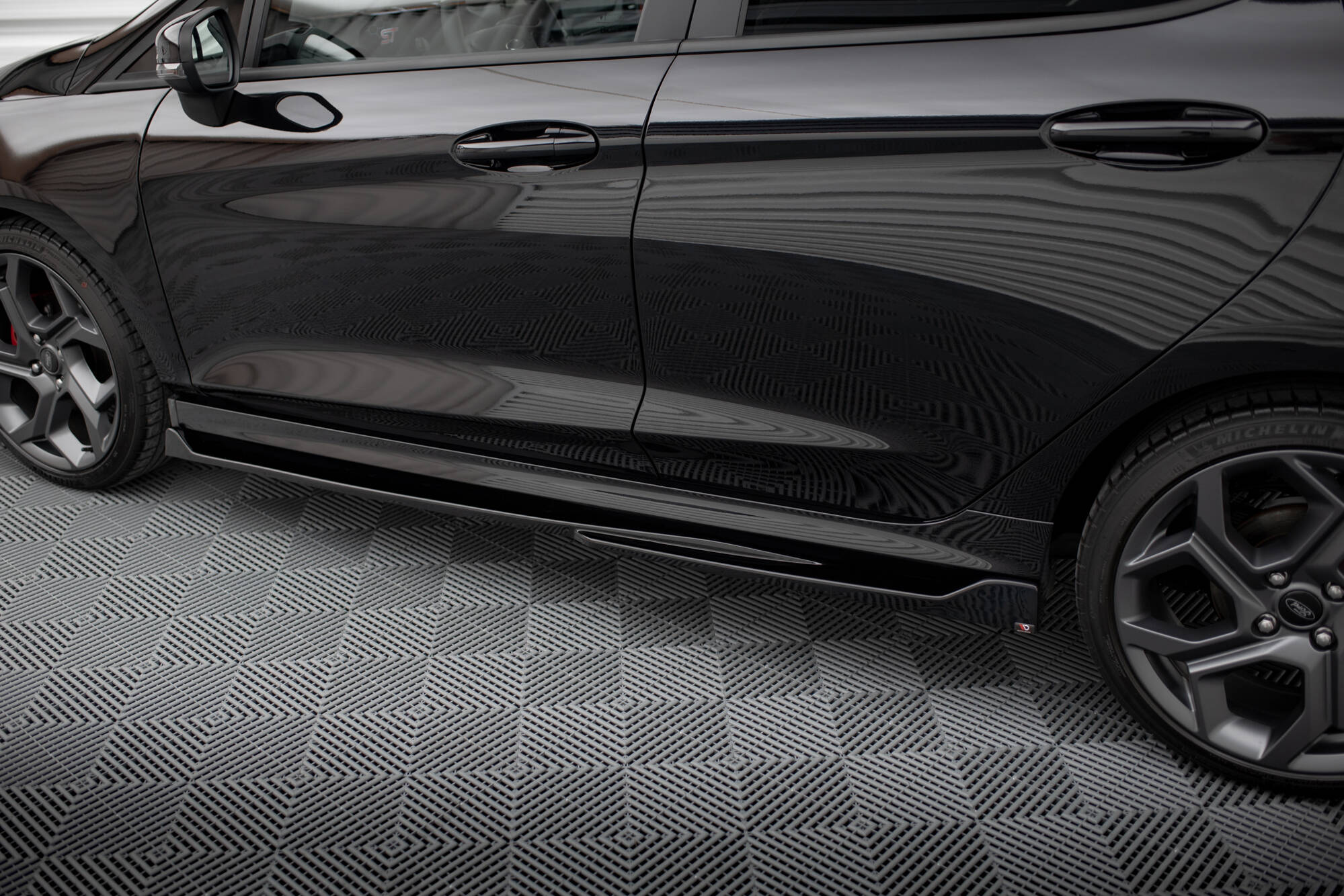 Side Skirts Diffusers V.4 Ford Fiesta Mk8 ST / ST-Line - 4