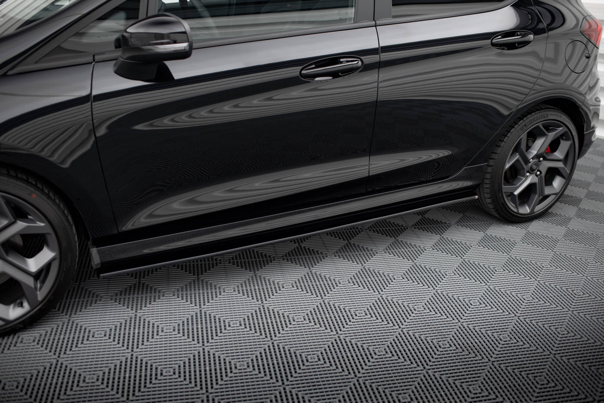 Side Skirts Diffusers V.1 Ford Fiesta Mk8 ST / ST-Line - 3