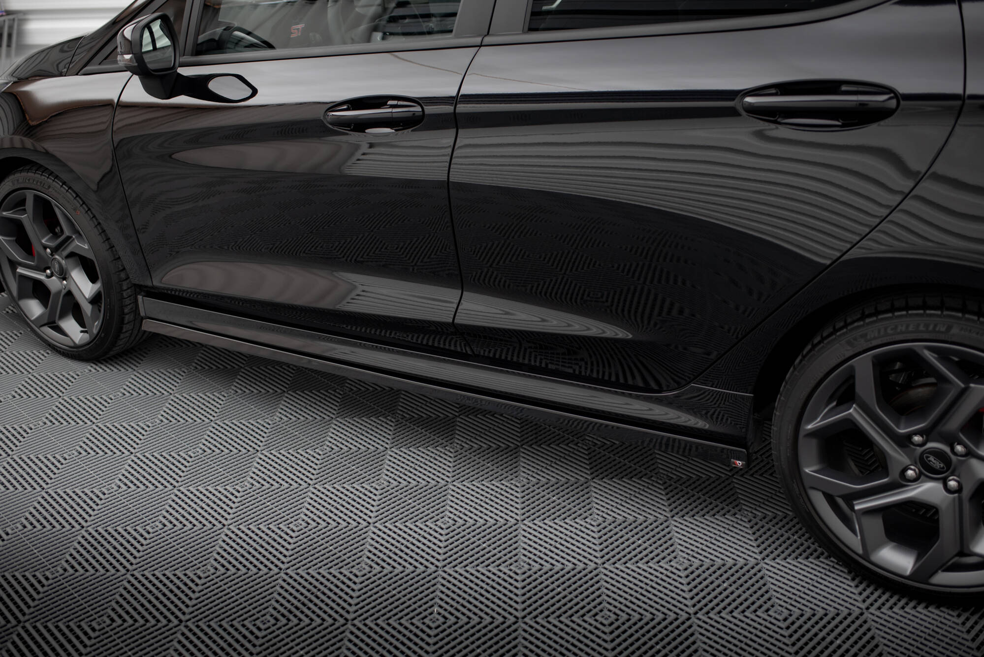 Side Skirts Diffusers V.2 Ford Fiesta Mk8 ST / ST-Line - 2