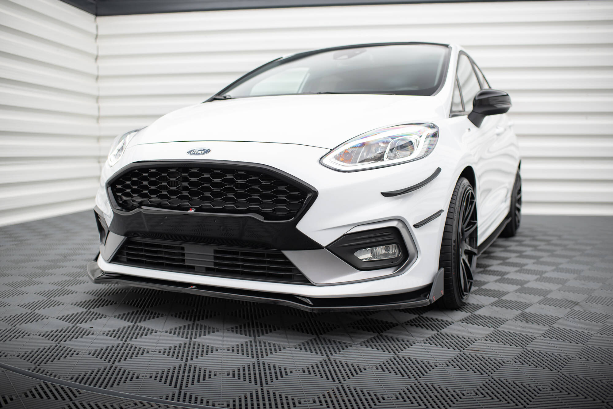 Front Splitter V.4 + Flaps Ford Fiesta ST / ST-Line Mk8 - 4