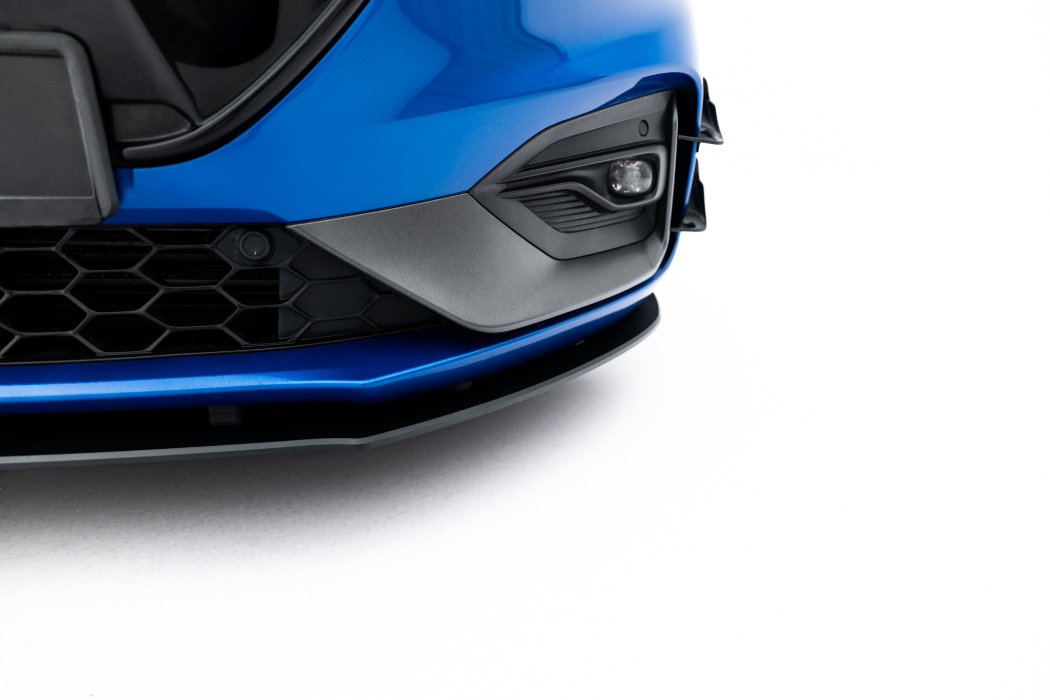 STREET PRO FRONT SPLITTER SUITABLE FOR FORD FOCUS ST / ST-LINE MK4 – MAXTON DESIGN