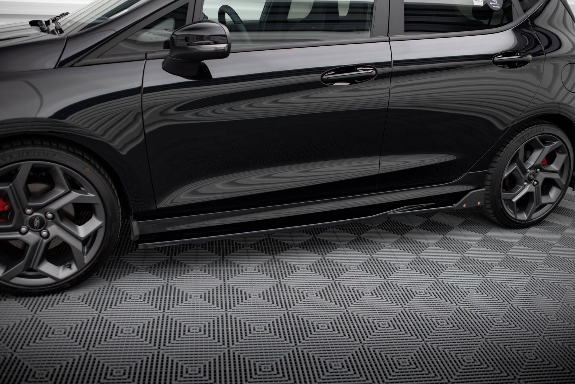 Side Skirts Diffusers V.2 + Flaps Ford Fiesta ST / ST-Line Mk8 - 3
