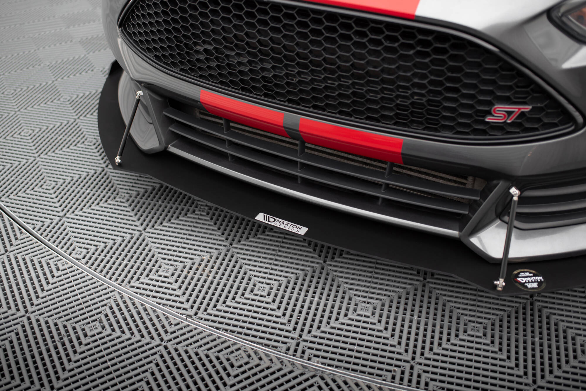 Racing Front Splitter V.2 Ford Focus ST Mk3 FL - 4