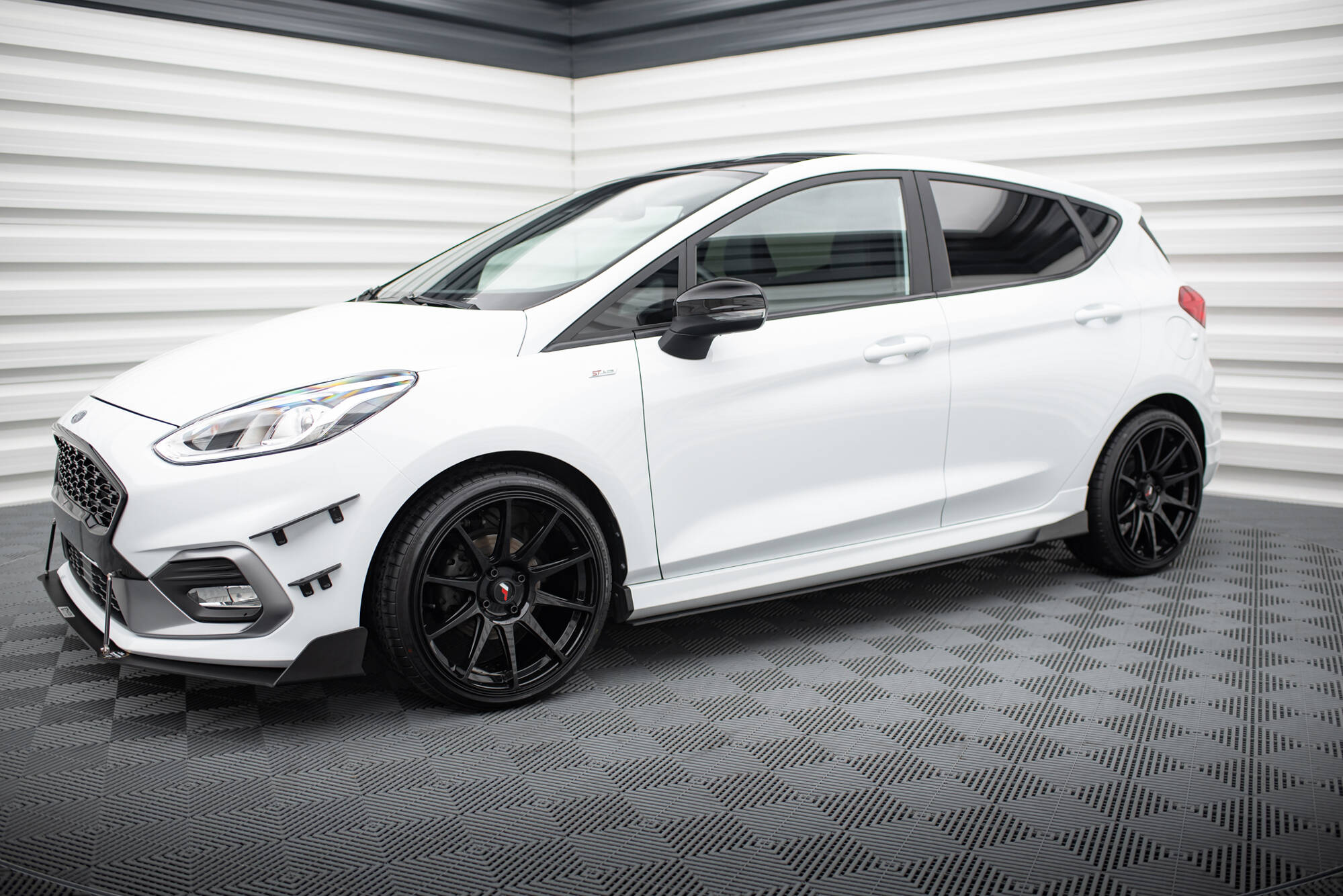 Racing Side Skirts Diffusers V.1 Ford Fiesta Mk8 ST / ST-Line - 2
