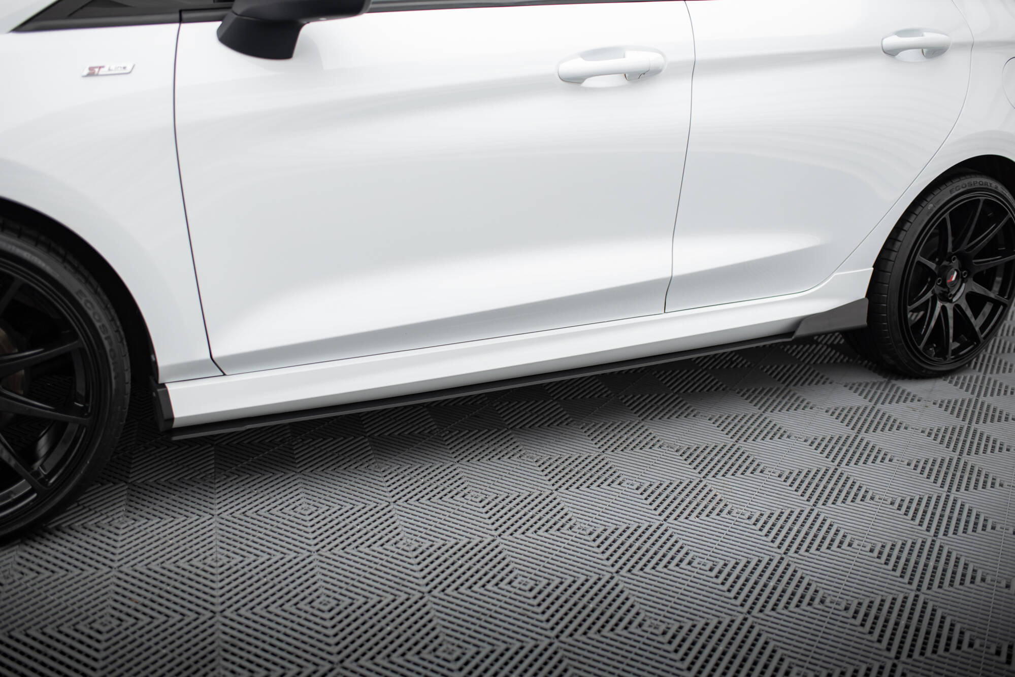 Racing Side Skirts Diffusers V.1 Ford Fiesta Mk8 ST / ST-Line - 3