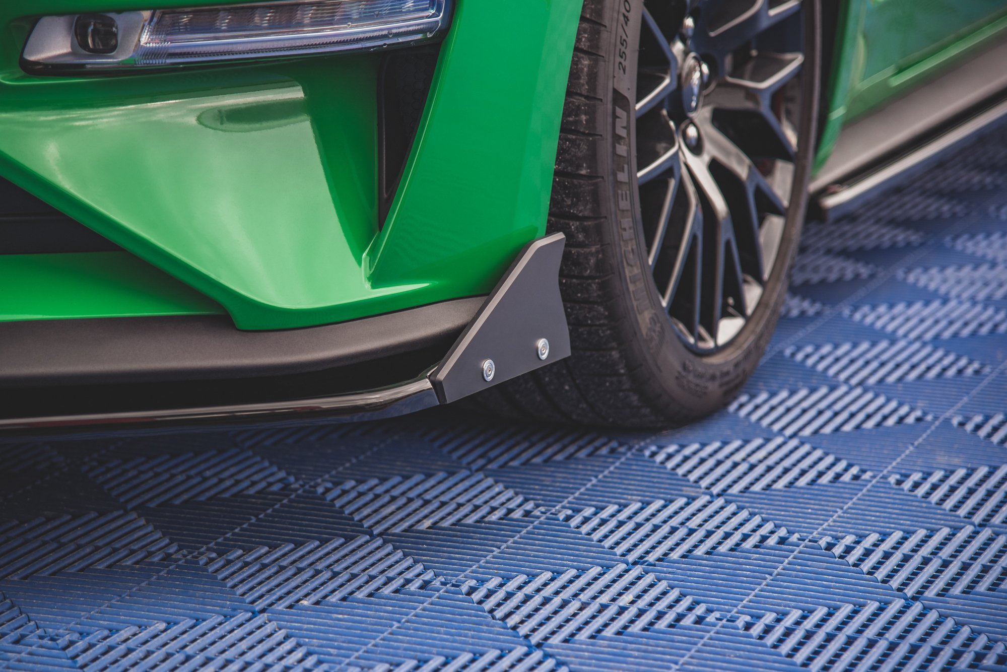 Front Splitter V.1 + Flaps Ford Mustang GT Mk6 Facelift - 2