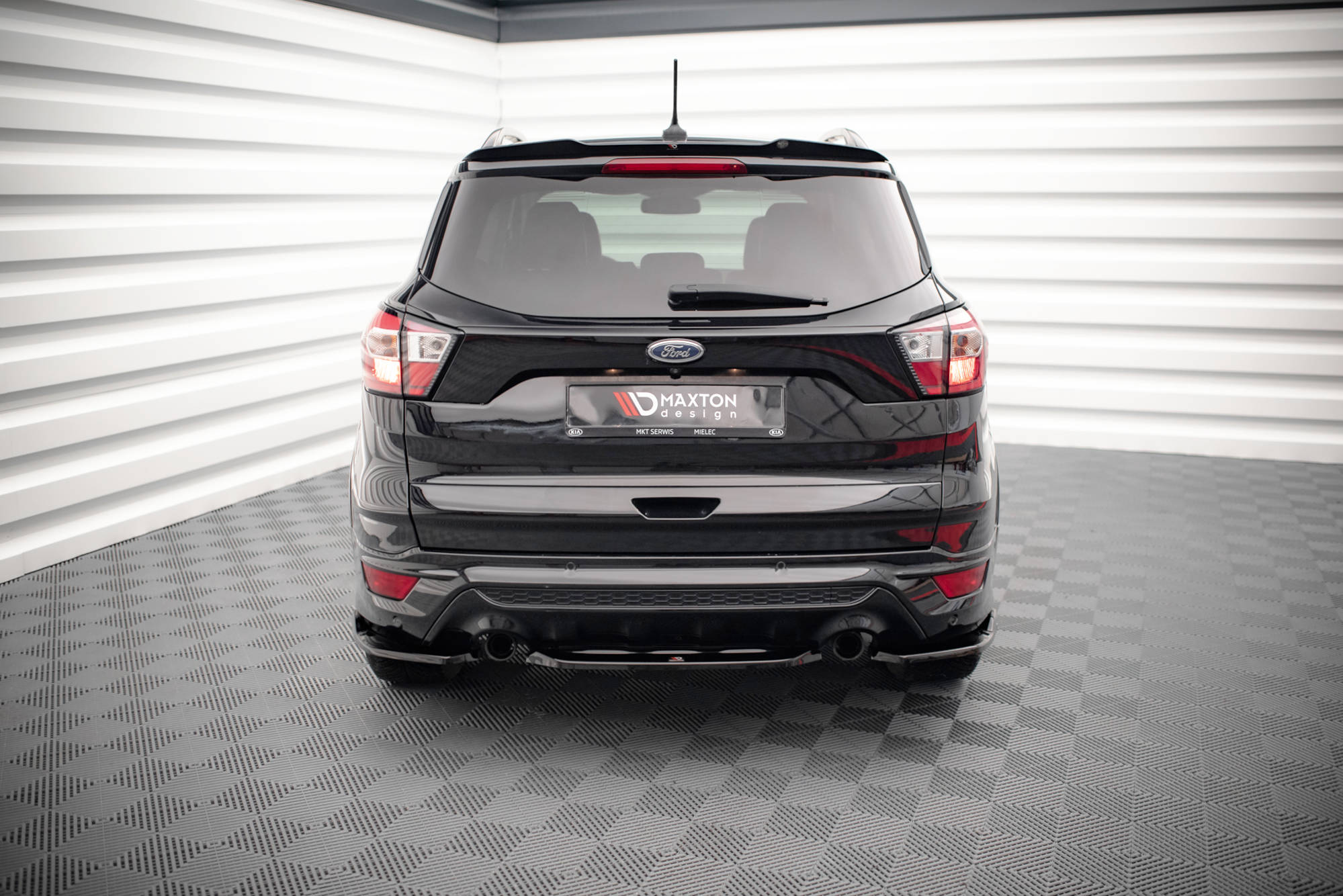 Central Rear Splitter Ford Escape ST-Line Mk3 (2012-2019) - 2