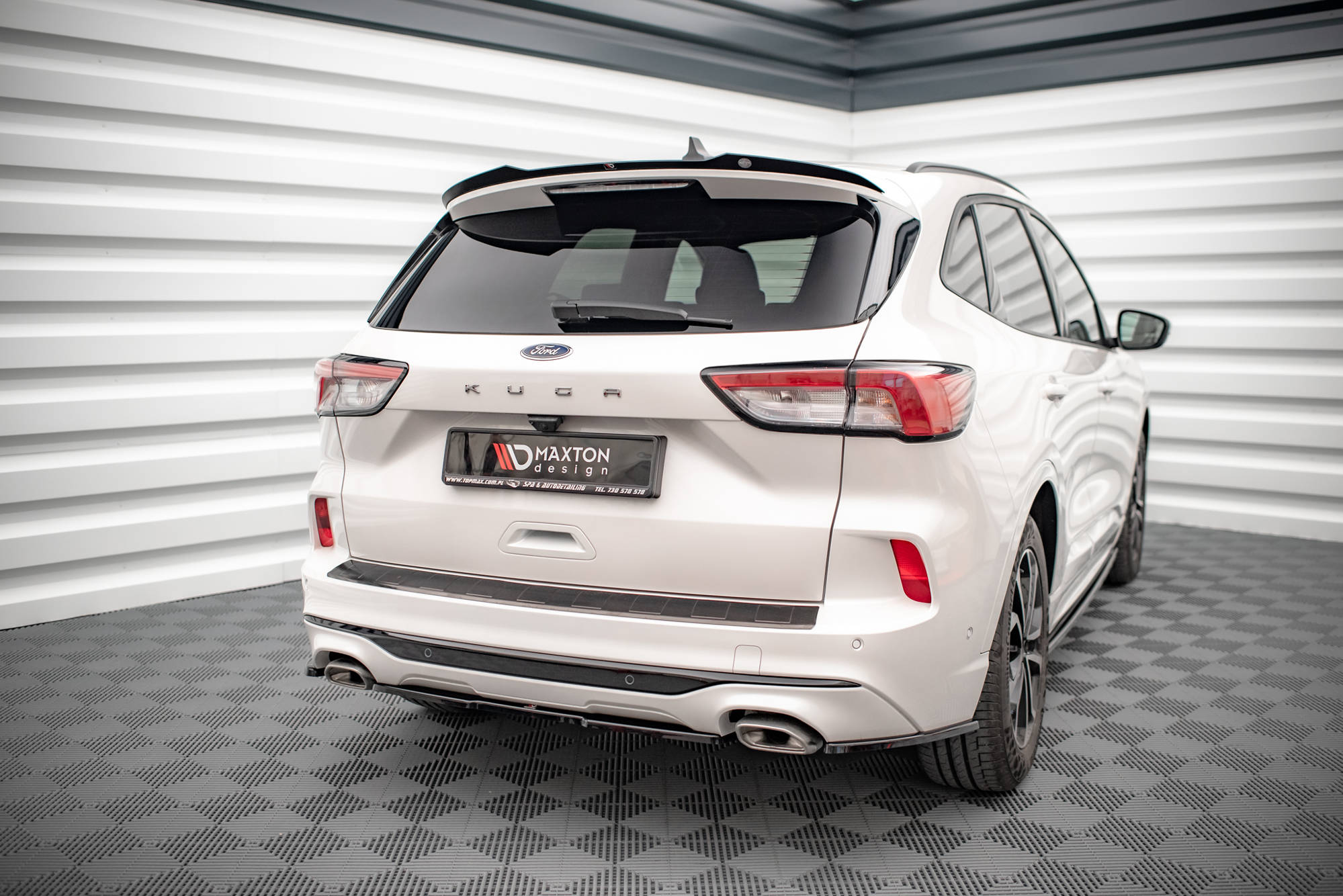 Central Rear Splitter Ford KUGA ST-Line Mk3 - 3