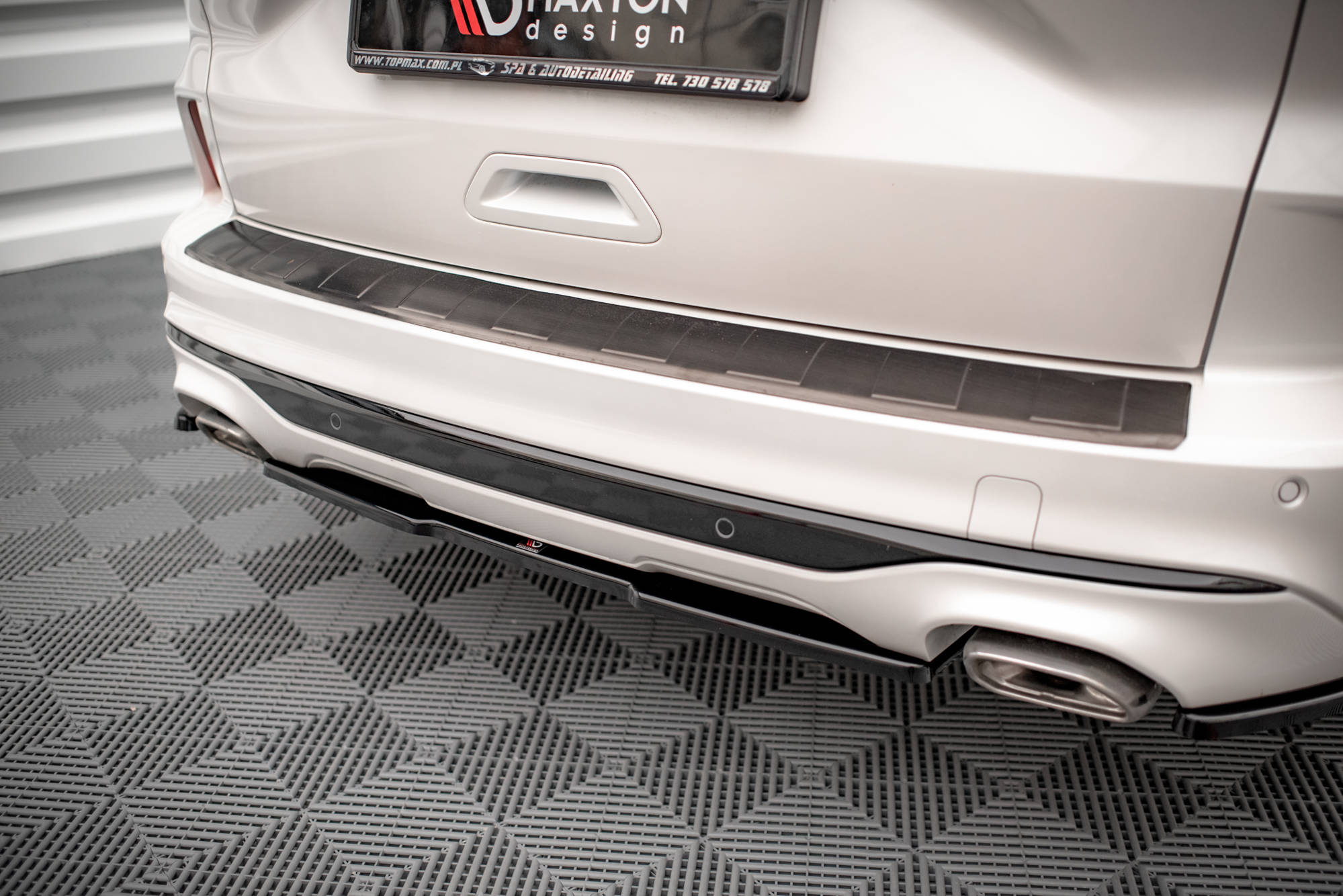 Central Rear Splitter Ford KUGA ST-Line Mk3 - 2