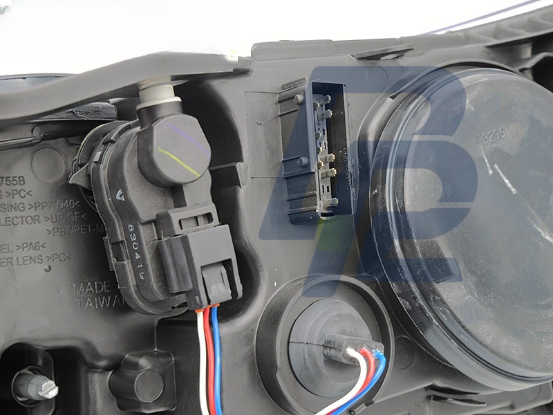 Headlight Chrome Left Side TYC for Citroen C5 2008–2010 - 3
