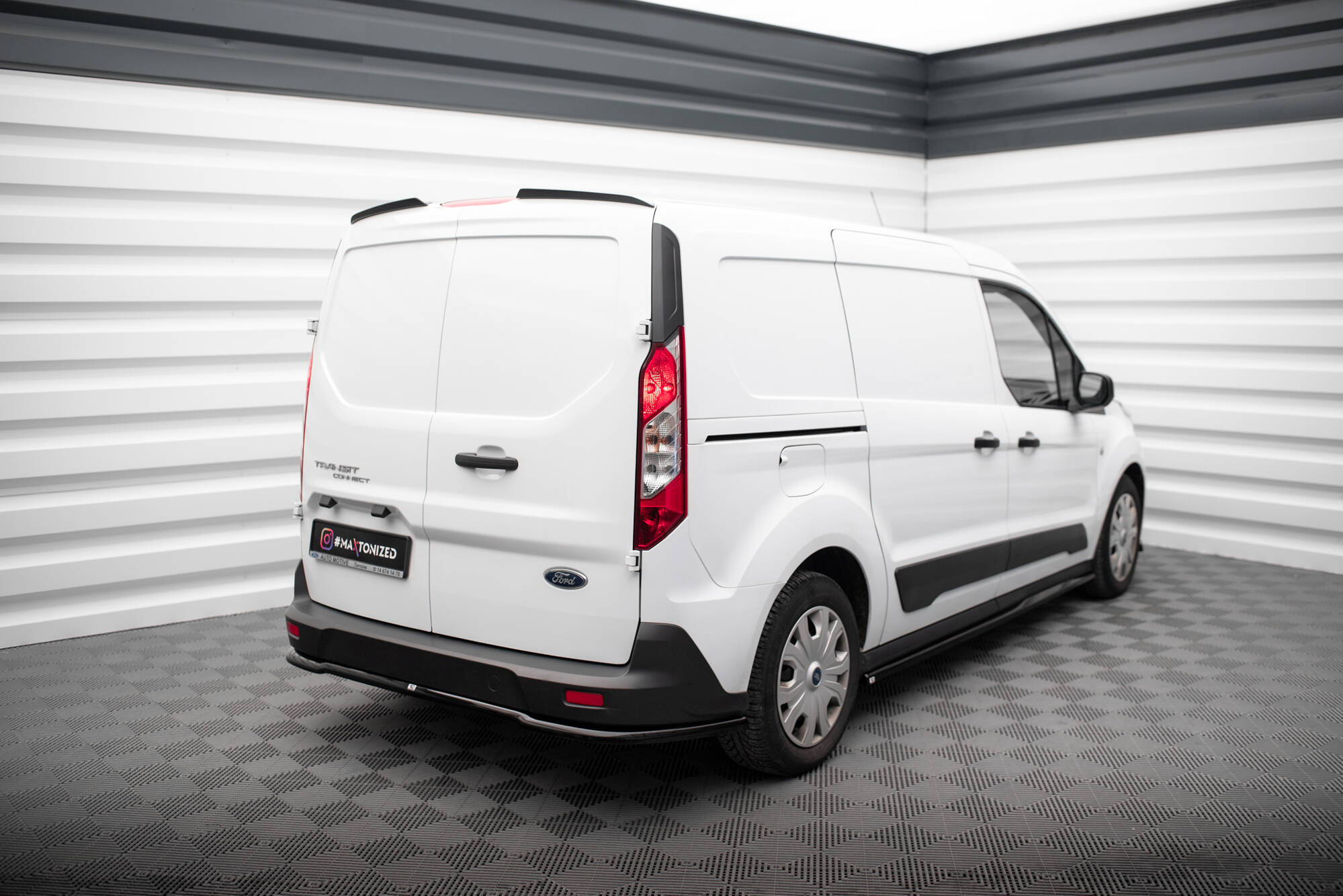 Central Rear Splitter Ford Transit Connect Mk2 Facelift - 2