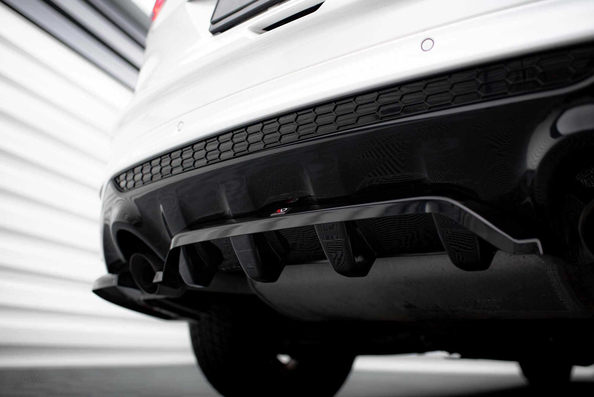 Central Rear Splitter (Vertical Bars) Ford Kuga ST-Line Mk2 - 5
