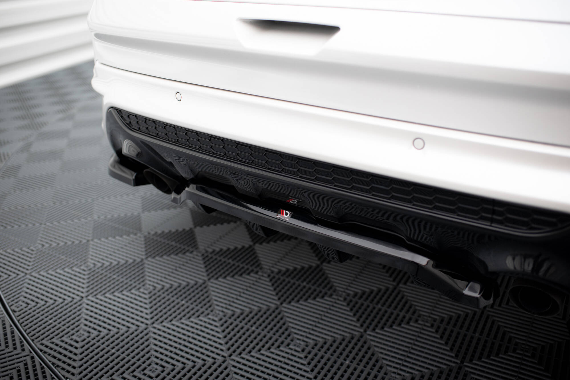 Central Rear Splitter (Vertical Bars) Ford Kuga ST-Line Mk2 - 4
