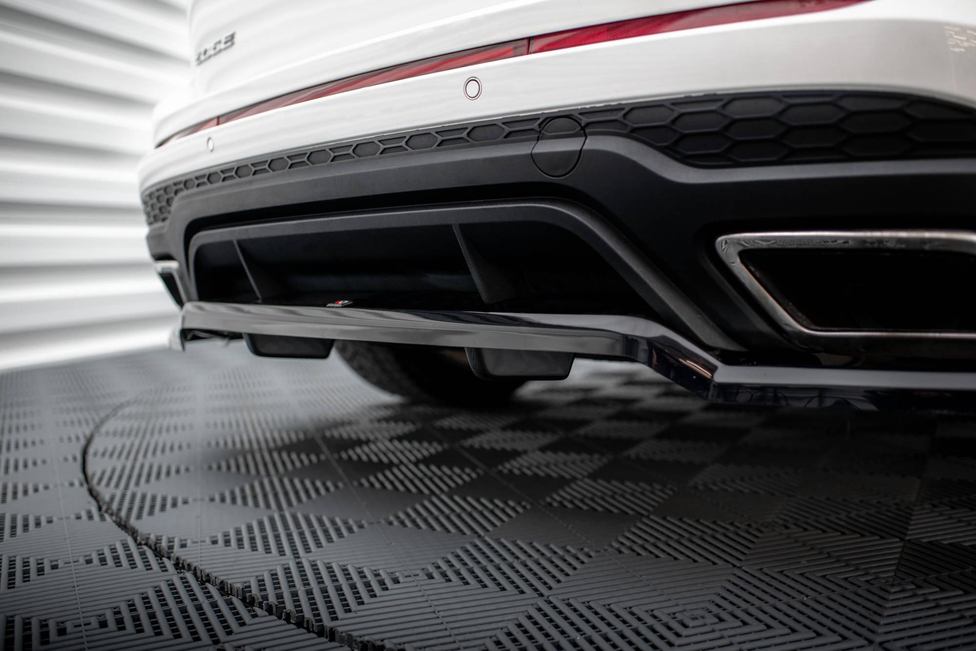 Central Rear Splitter (Vertical Bars) Ford Edge Sport Mk2 - 3