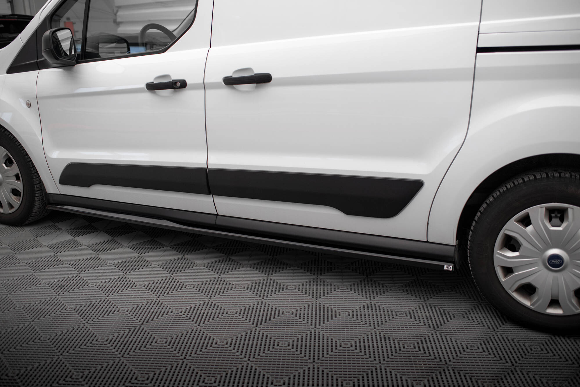 Side Skirts Diffusers Ford Transit Connect L2 Mk2 Facelift - 4