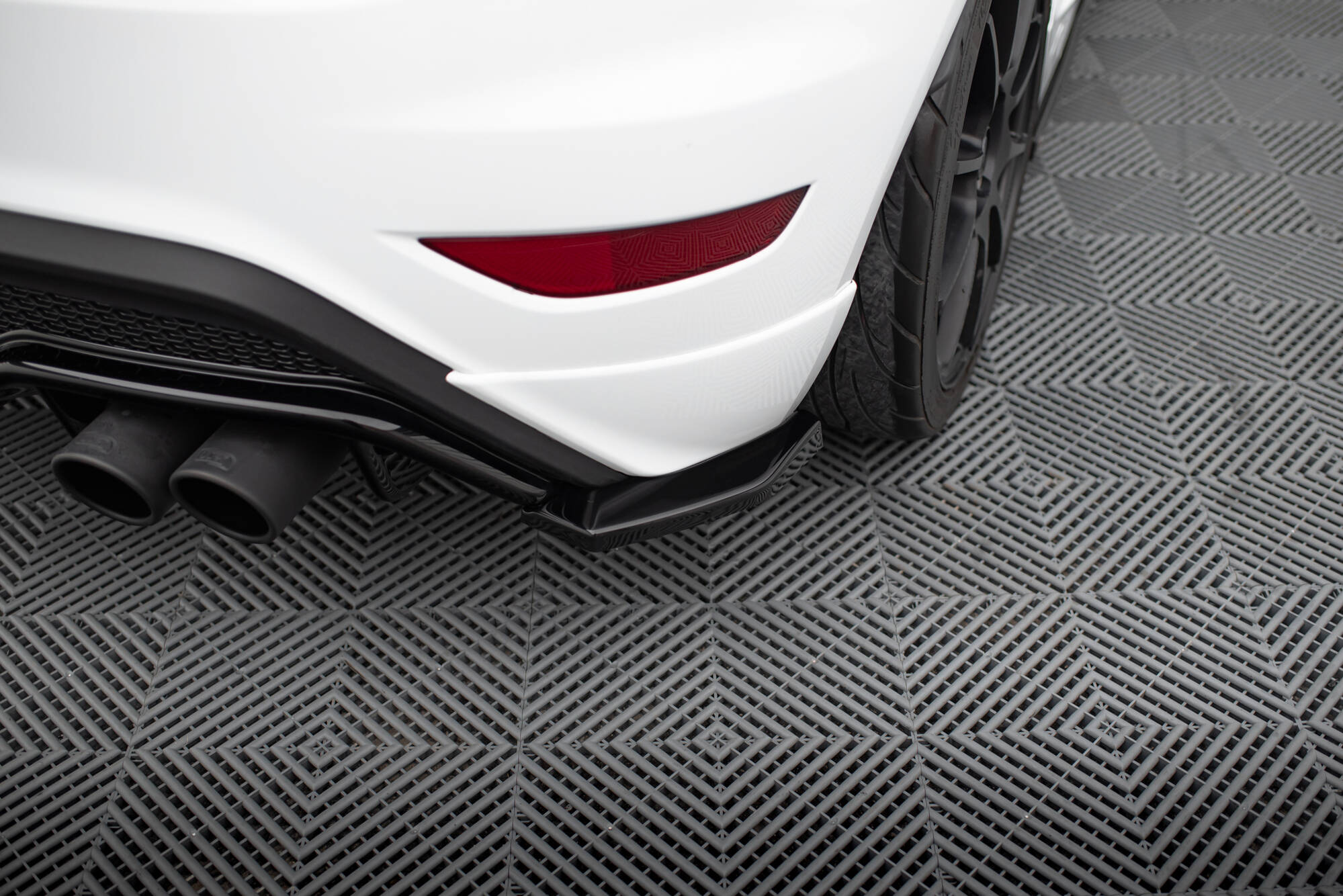 Rear Side Splitters V.3 Ford Fiesta ST Mk7 Facelift - 3