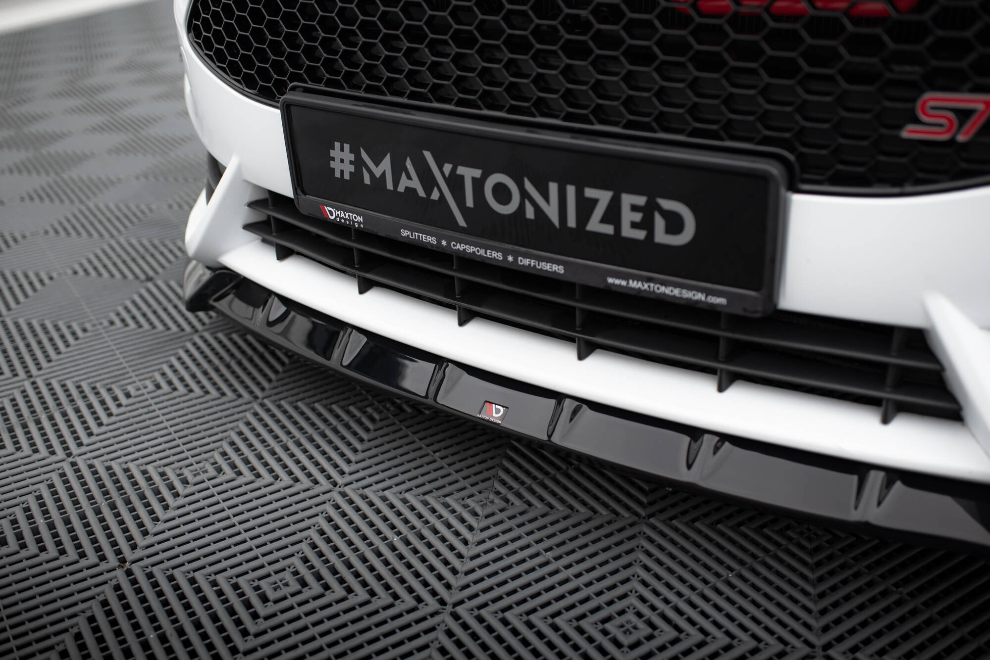 Front Splitter V.6 + Flaps Ford Fiesta ST Mk7 Facelift - 4