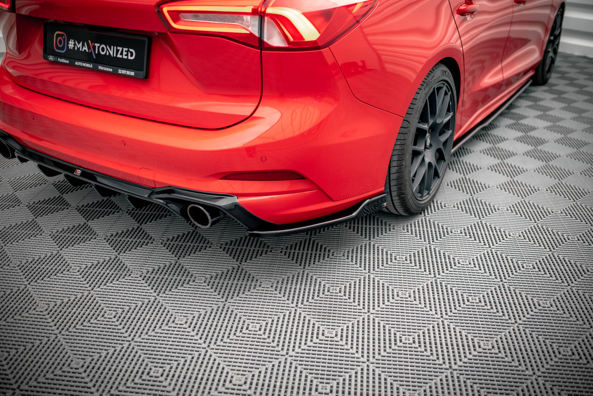 Rear Side Splitters V.8 Ford Focus Estate ST Mk4 - 3