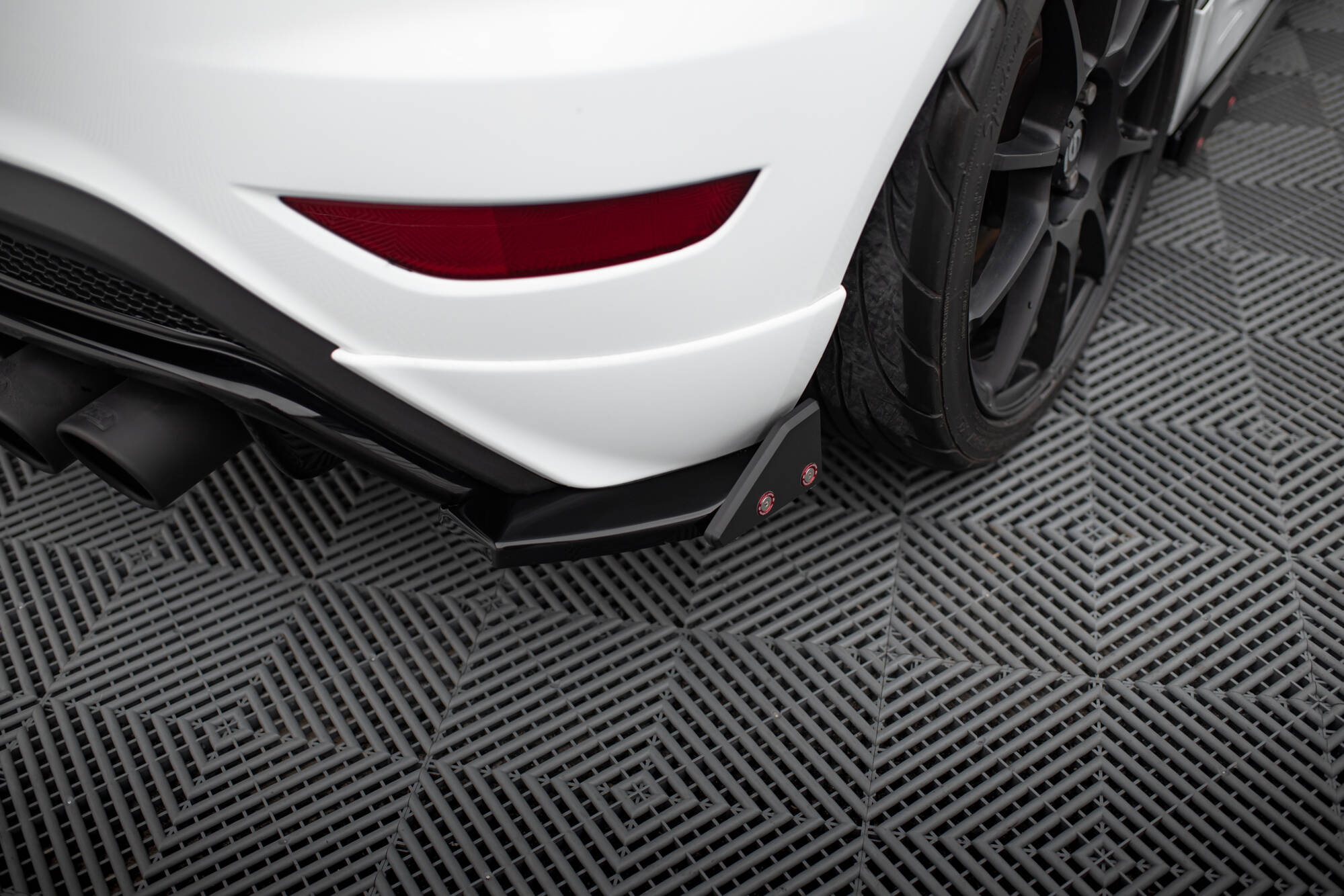 Rear Side Splitters V.3 + Flaps Ford Fiesta ST Mk7 Facelift - 3