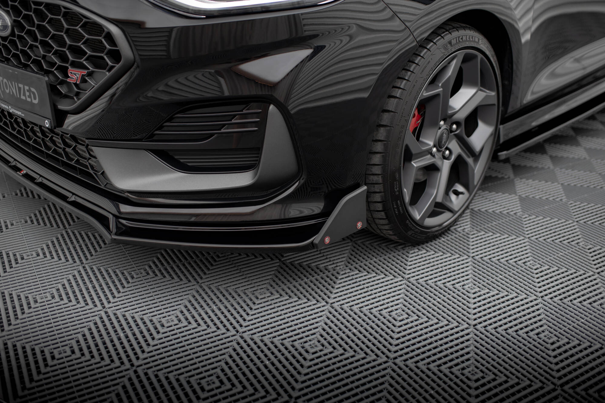 Front Splitter V.4 + Flaps Ford Fiesta ST / ST-Line Mk8 Facelift - 4