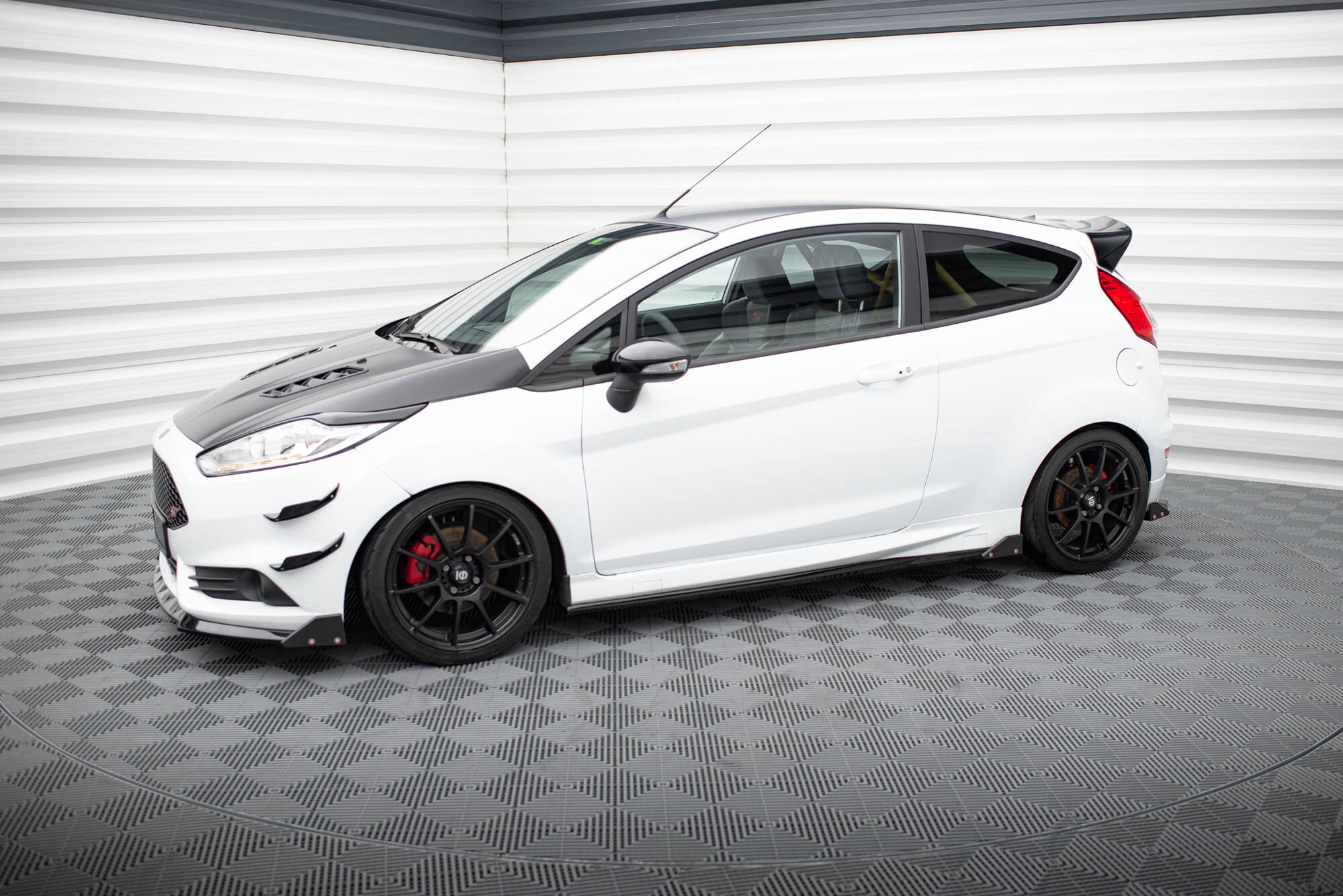Side Skirts Diffusers V.4 + Flaps Ford Fiesta ST / ST-Line Mk7 - 2