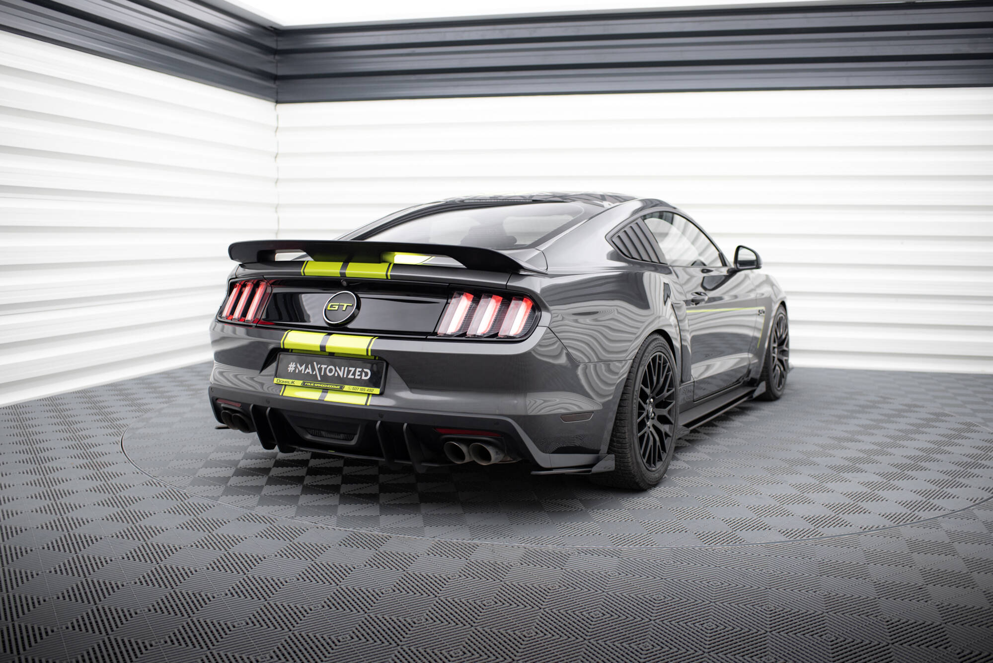 Rear Side Flaps Ford Mustang GT Mk6 - 2