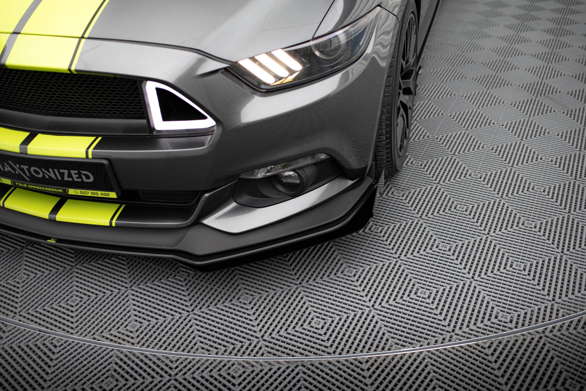 Front Flaps Ford Mustang GT Mk6 - 4