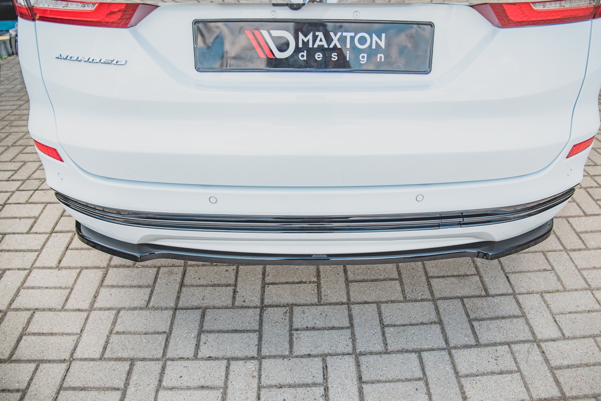 Central Rear Splitter Ford Mondeo Estate Platinum Mk5 Facelift - 2