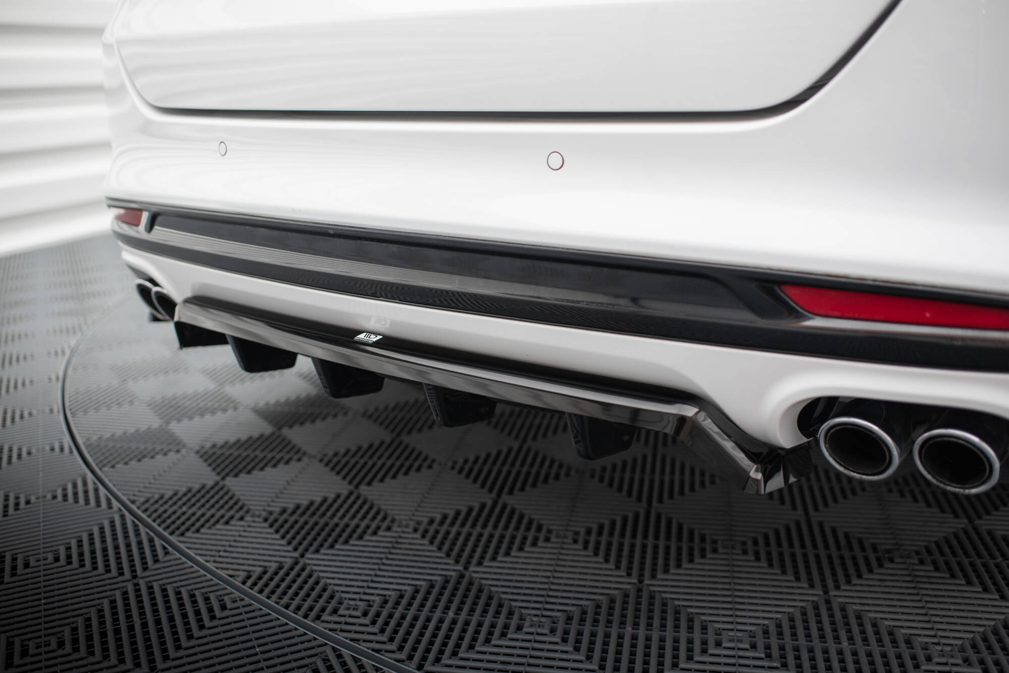 Central Rear Splitter (Vertical Bars) Ford Mondeo Sport Mk5 Facelift / Fusion Sport Mk2 Facelift - 2